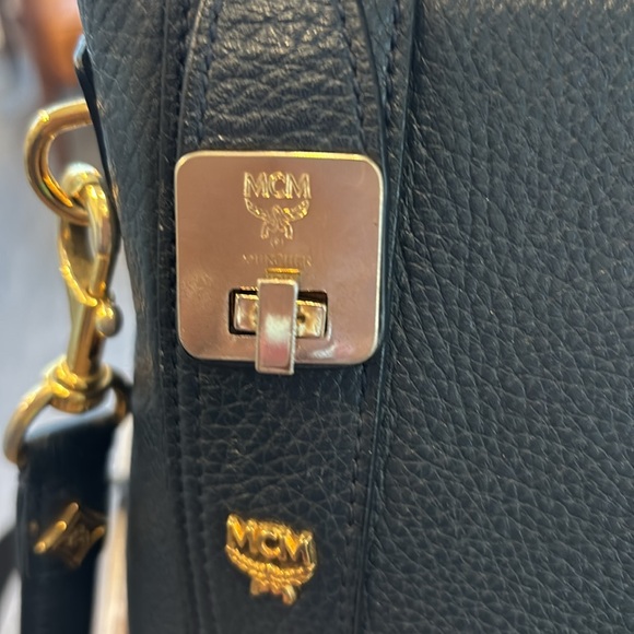 MCM Document/Office/Hand or Shoulder Bag~Navy~EUC!!!!! - Picture 14 of 16